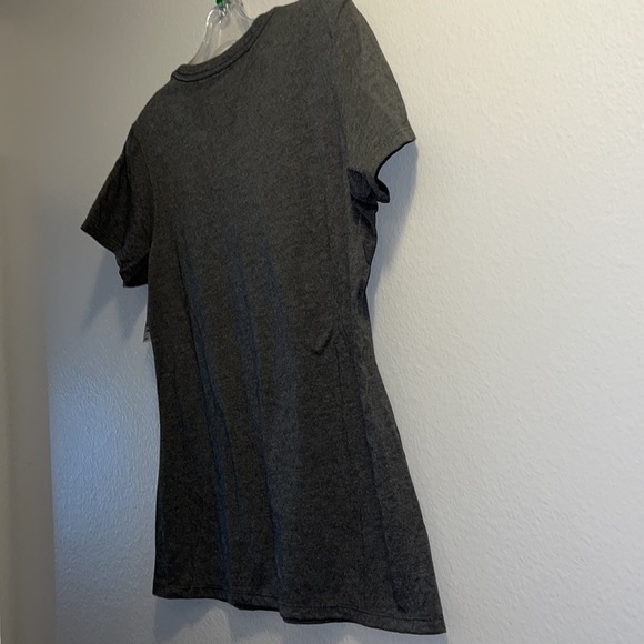 Disney EPCOT 40 October 1, 2022 T-Shirt LIMITED EDITION - Picture 4 of 9